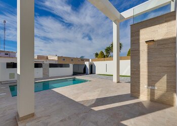 4 slaapkamer villa in Torrevieja, Costa Blanca South - Te Koop Spanje