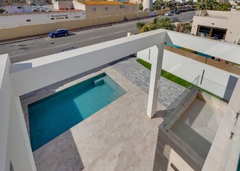 4 slaapkamer villa in Torrevieja, Costa Blanca South - Te Koop Spanje
