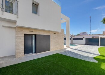 4 slaapkamer villa in Torrevieja, Costa Blanca South - Te Koop Spanje